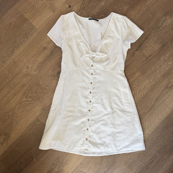 Abercrombie & Fitch White Mini Dress with Bow and Buttons - Picture 8 of 8
